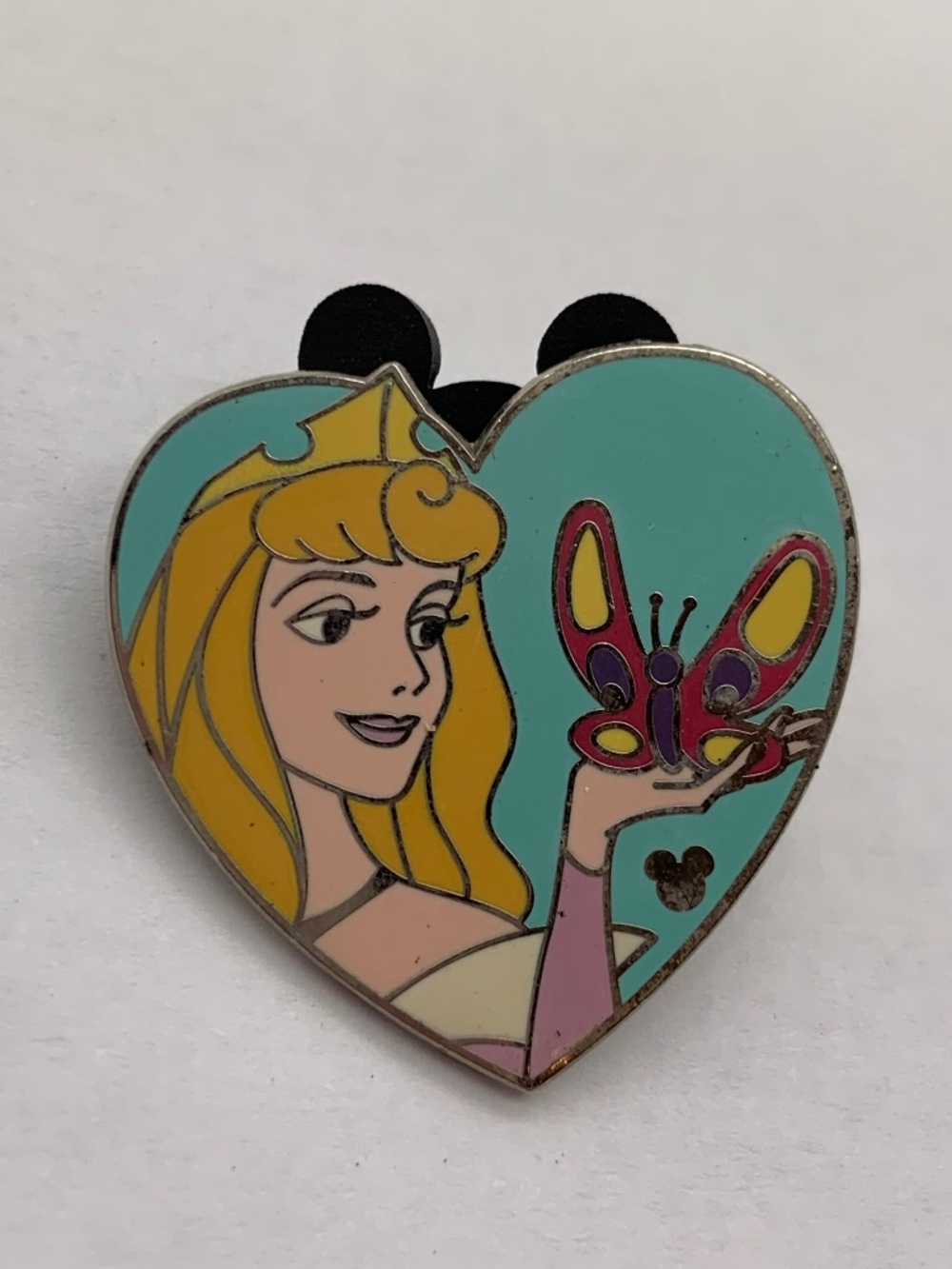 Disney Parks Pin Trading Princess Aurora Butterfly Heart Hidden Mickey Lapel Pin